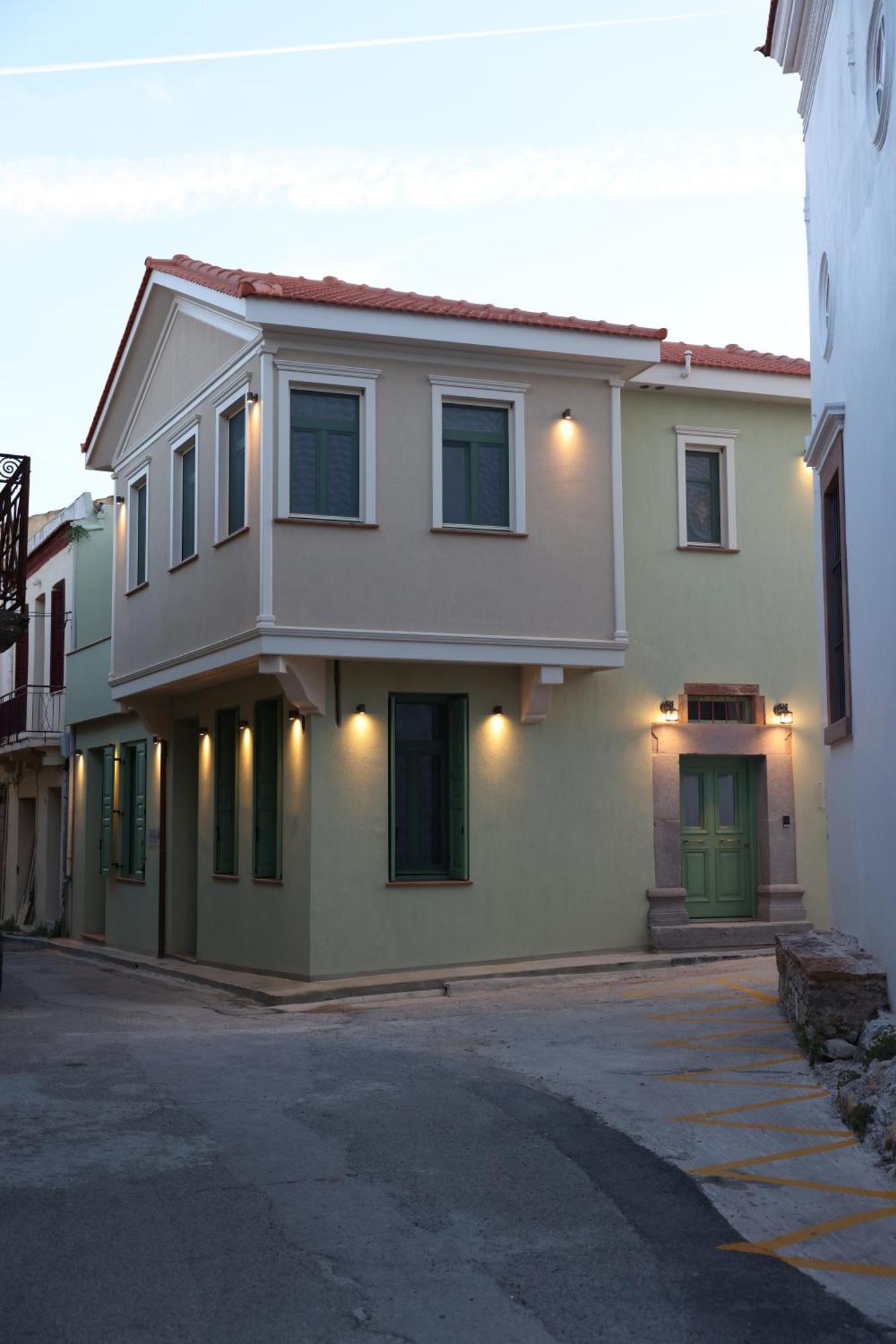 Lythri Apartment *