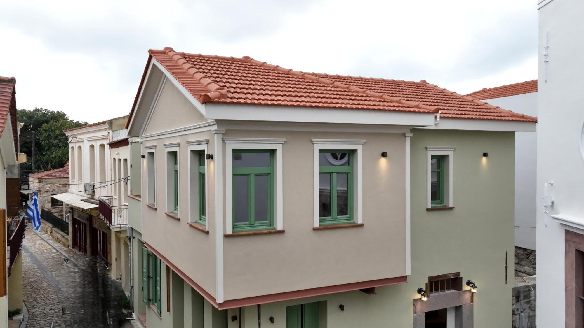 Lythri Chios Town