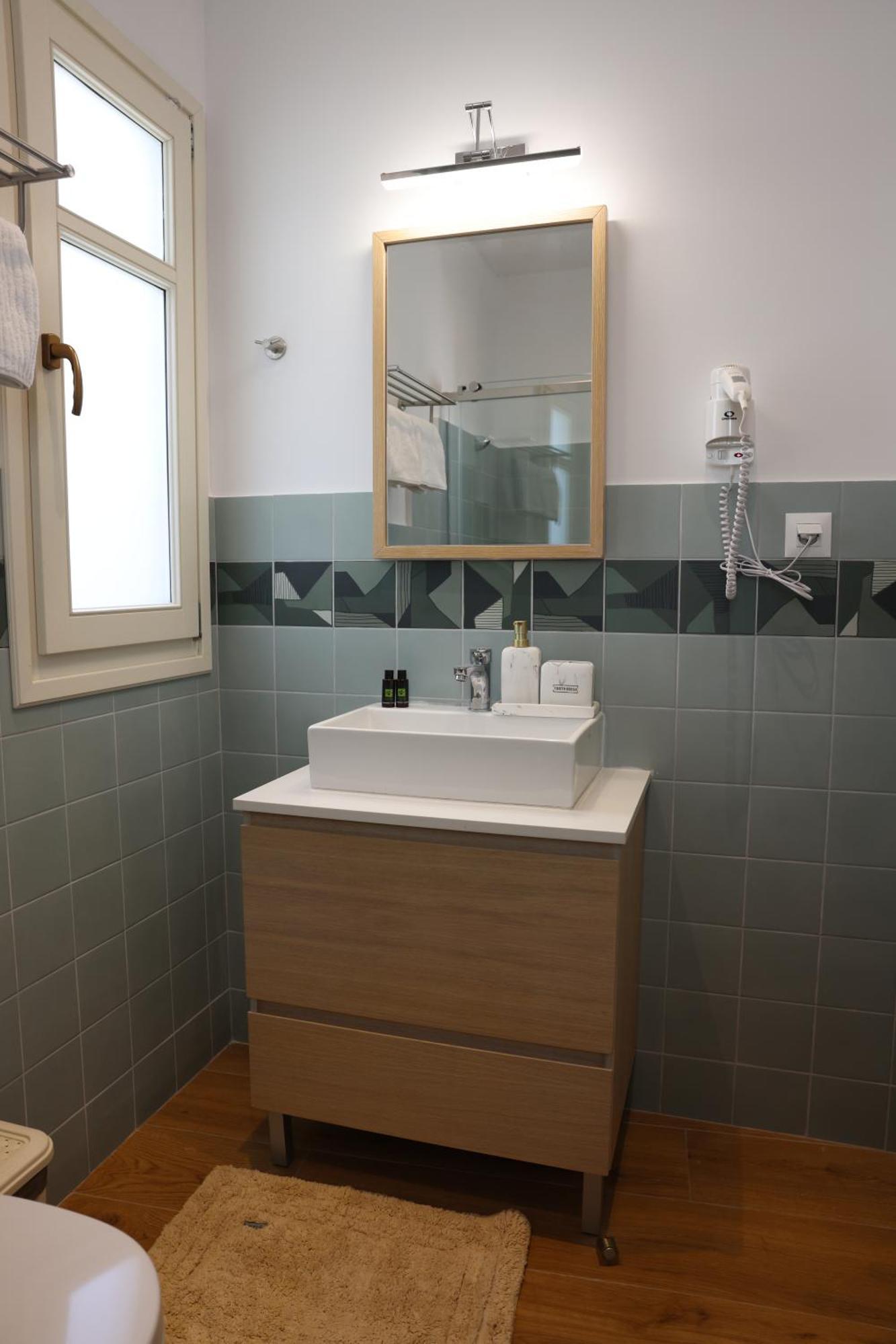 Apartment Lythri Chios Town